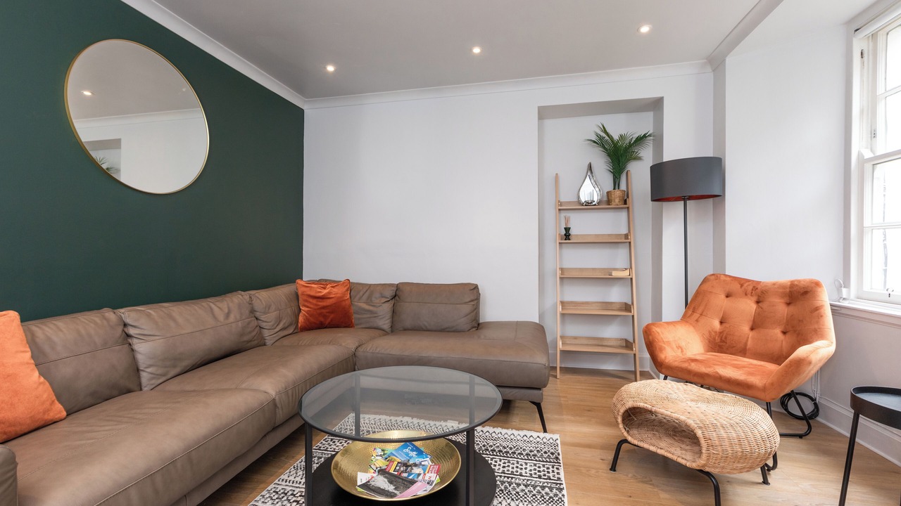 Photo of Livingroom in Newington