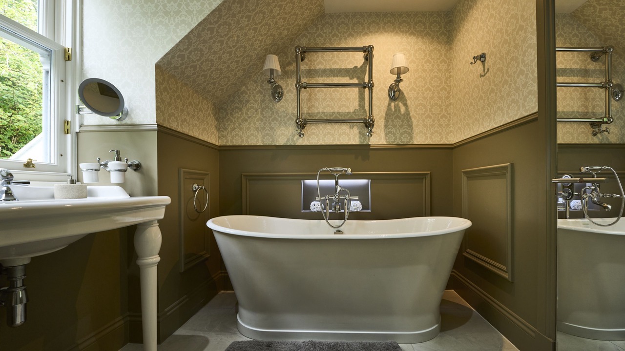 Photo of Bathroom in Cairndow