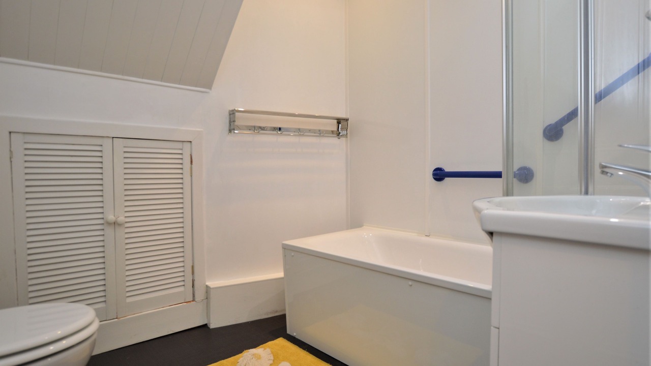 Photo of Bathroom in Lochgilphead