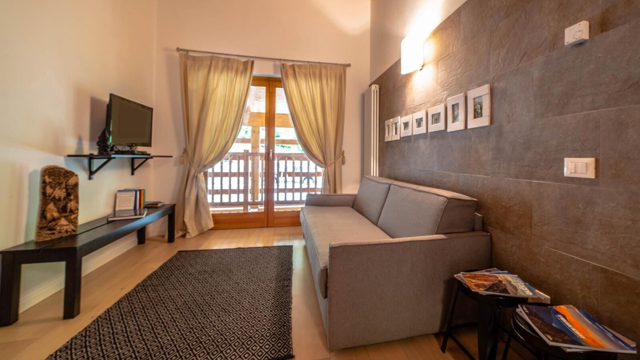 Photo of Livingroom in Tschaval