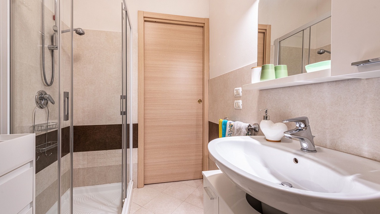 Photo of Bathroom in Roe