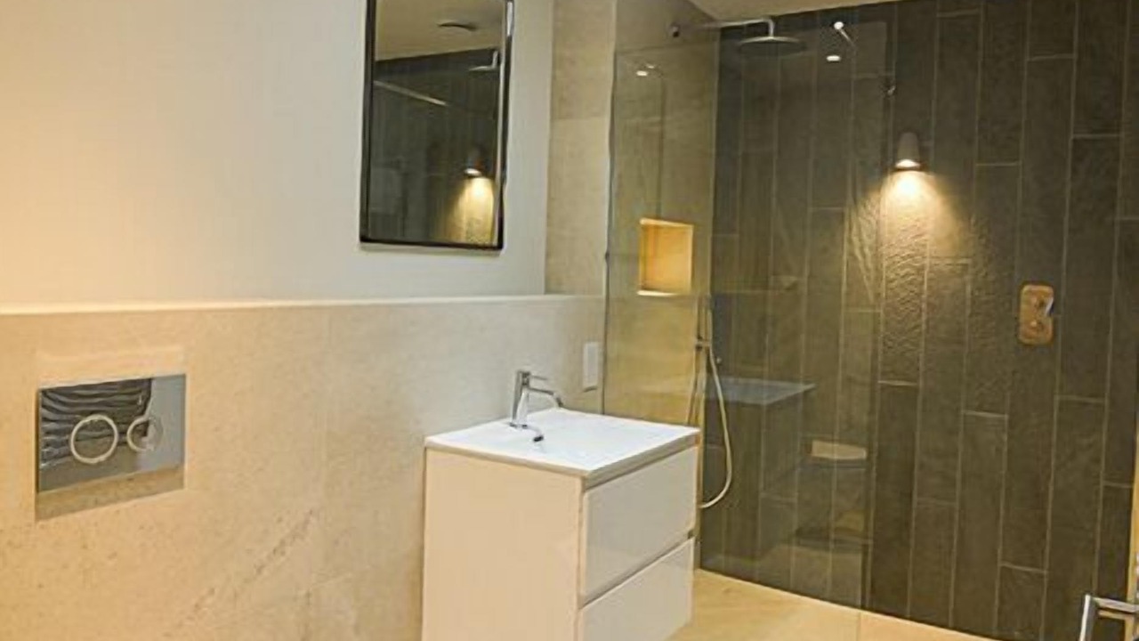 Photo of Bathroom in Padstow