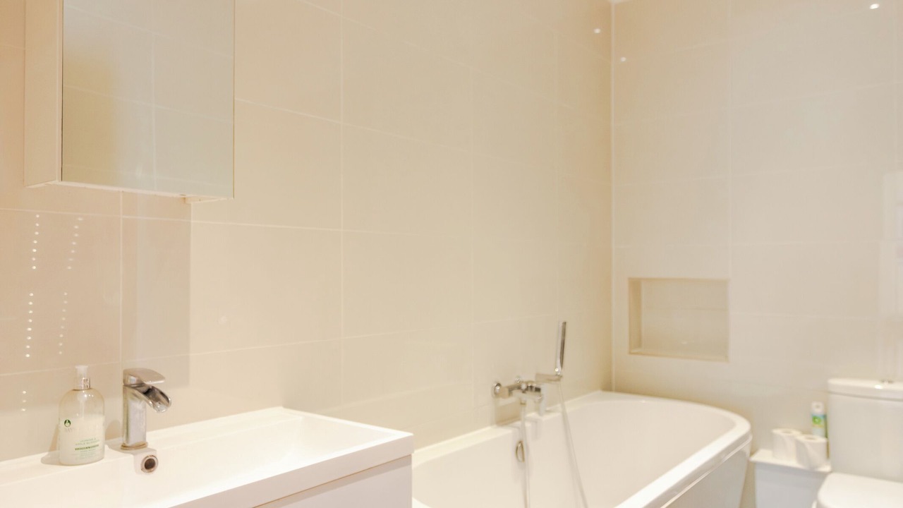 Photo of Bathroom in Peninsula