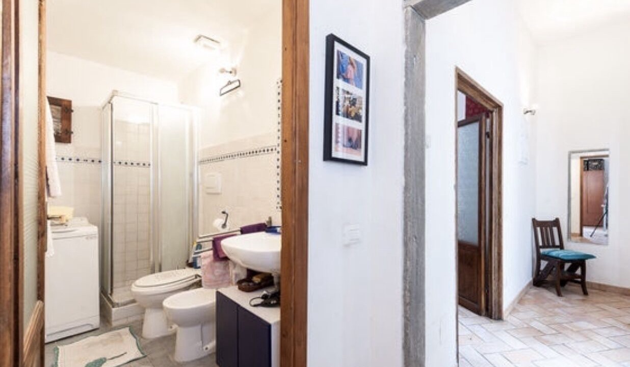 Photo of Bathroom in Oltrarno