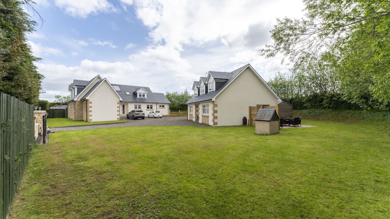 Photo of Others in Airth