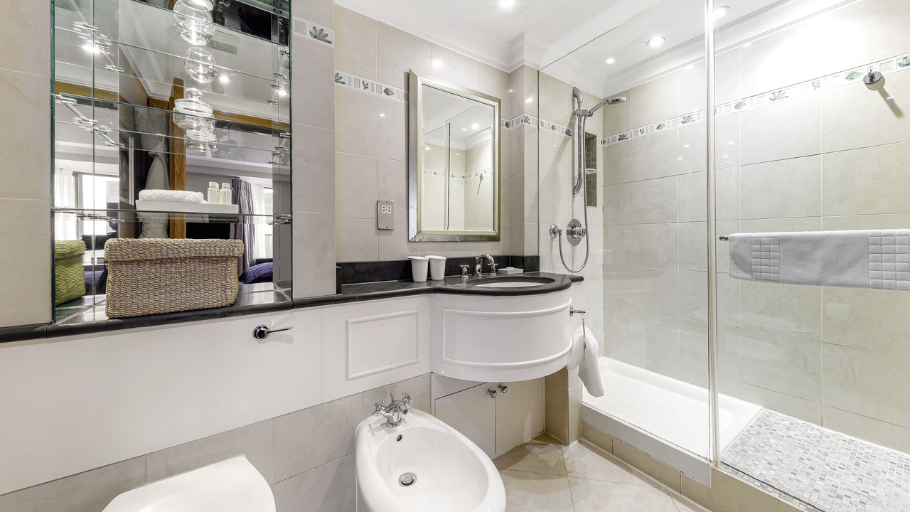 Photo of Bathroom in Brompton & Hans Town