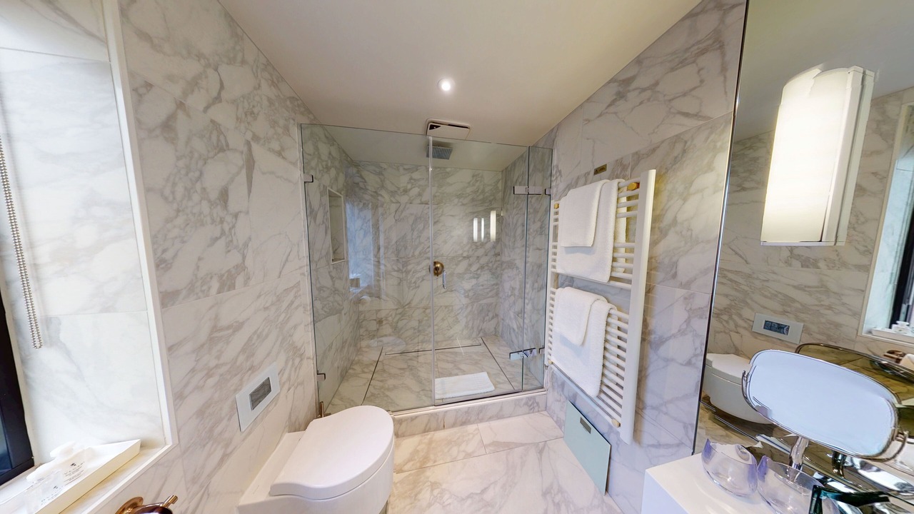 Photo of Bathroom in Brompton & Hans Town
