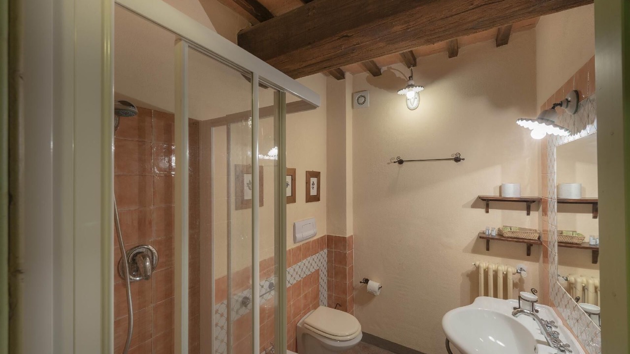 Photo of Bathroom in Simignano