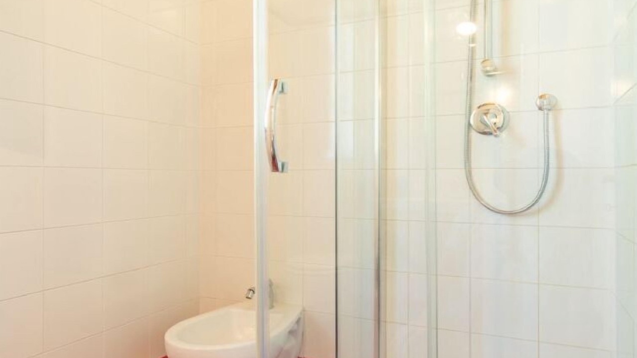 Photo of Bathroom in Neri