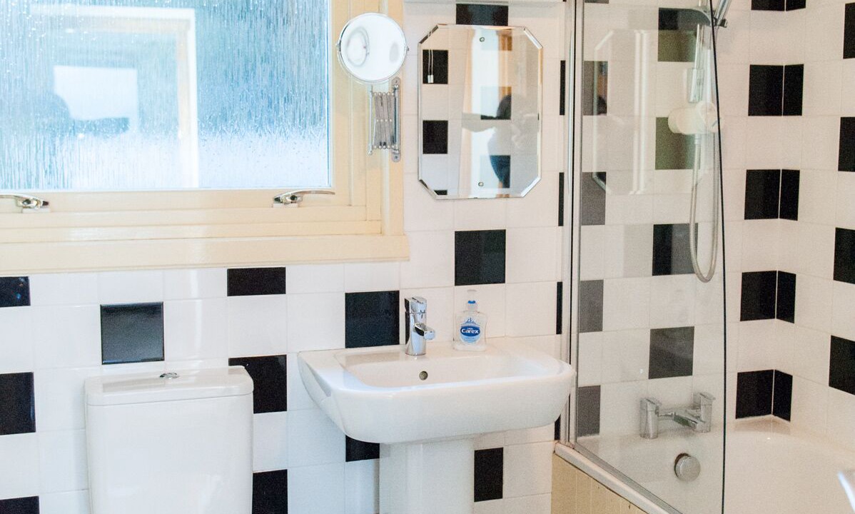 Photo of Bathroom in Tobermory