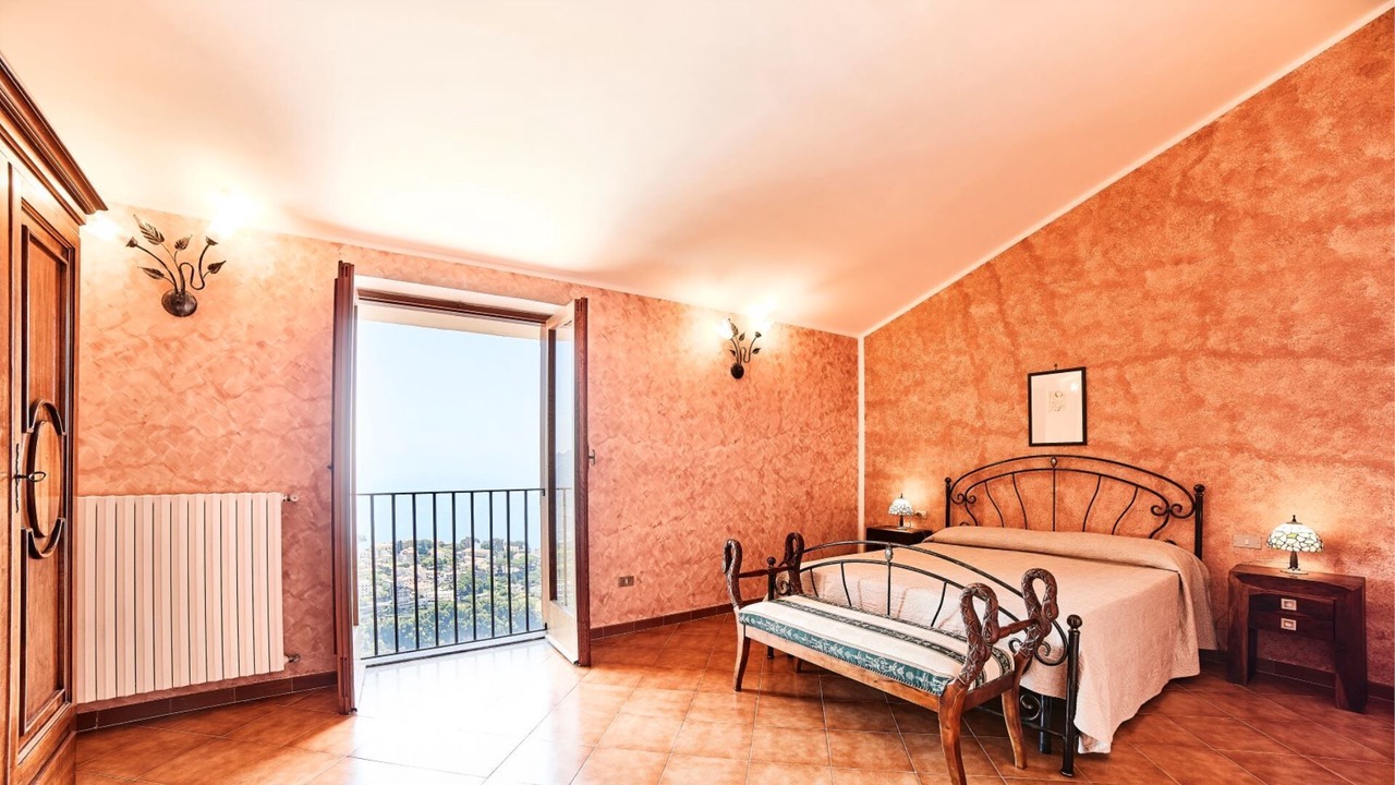 Photo of Bedroom in Scala