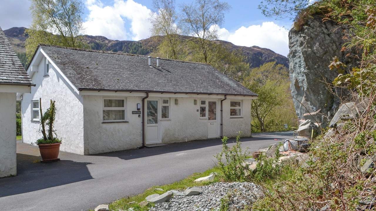 Photo of Outdoor in Chapel Stile