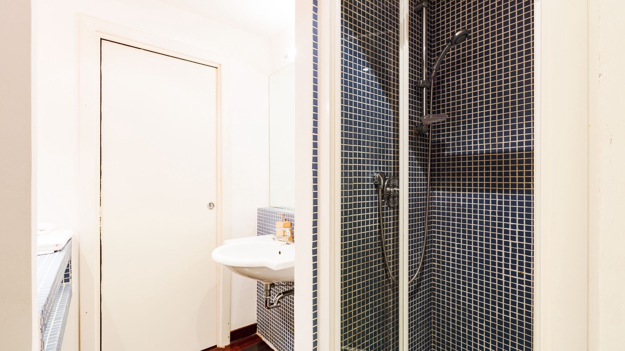 Photo of Bathroom in Esquilino