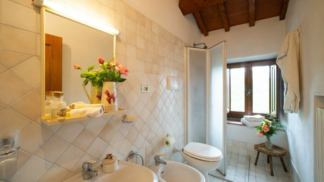 Photo of Bathroom in Romola