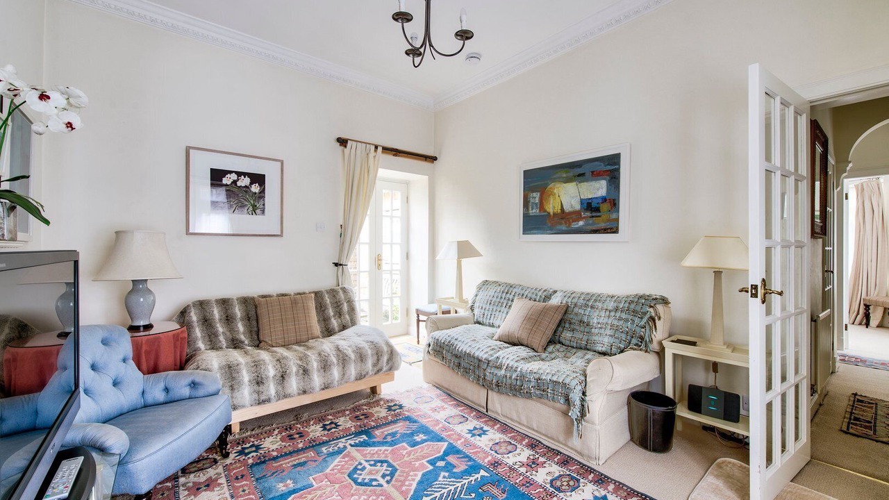 Photo of Livingroom in Newington