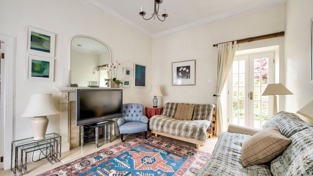 Photo of Livingroom in Newington