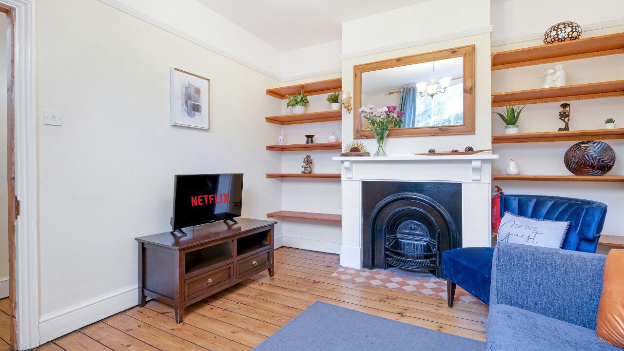 Photo of Livingroom in Reading