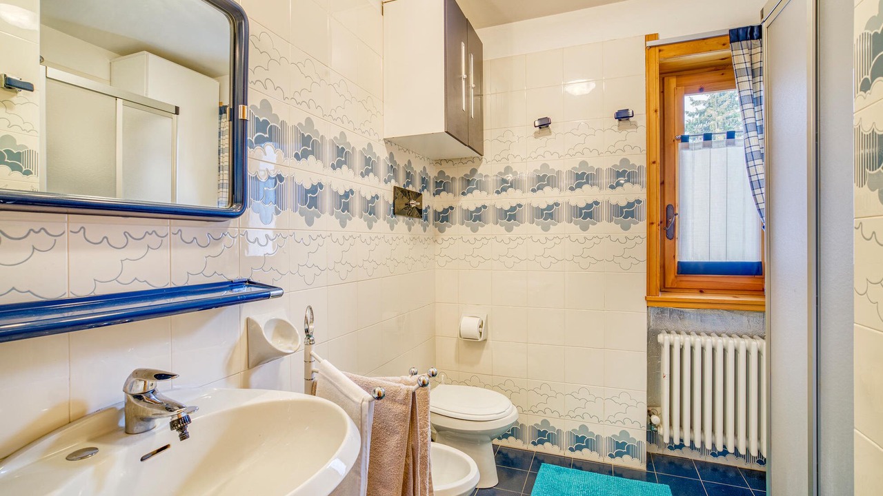 Photo of Bathroom in Antagnod