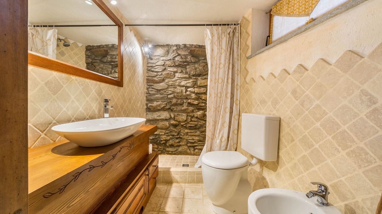 Photo of Bathroom in Arpy