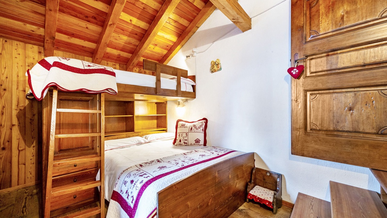 Photo of Bedroom in Arpy