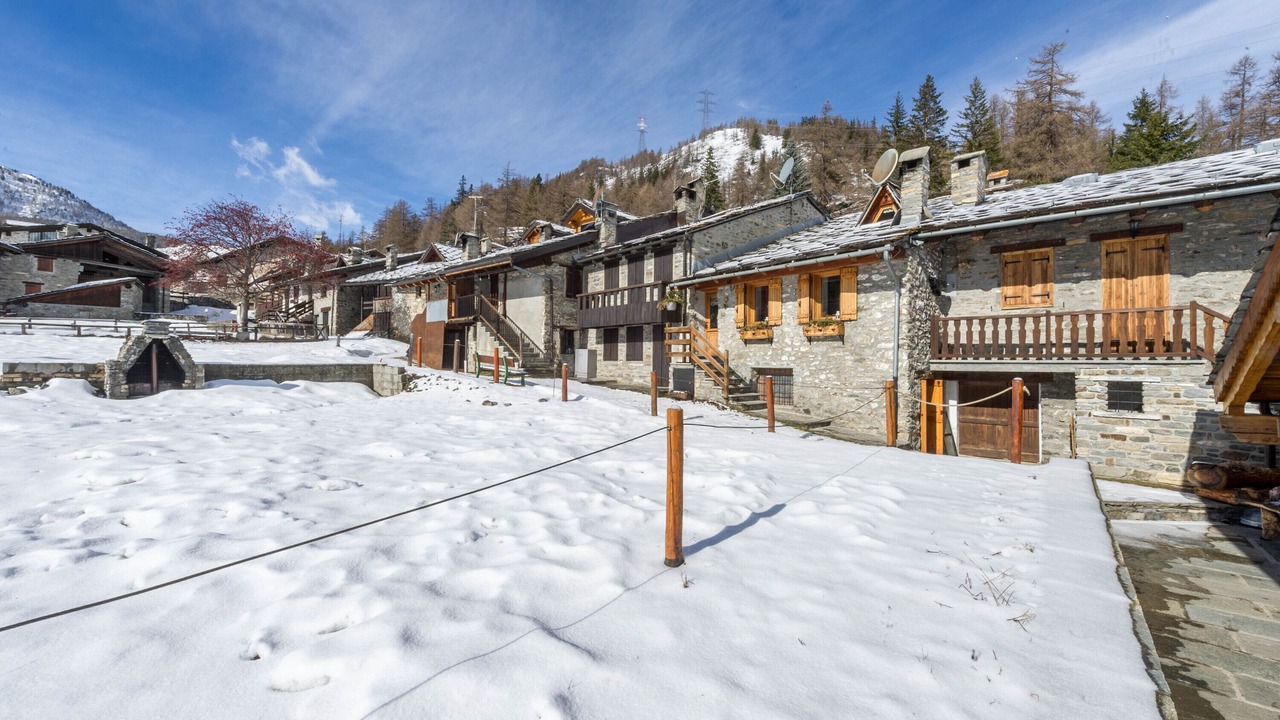 Photo of Outdoor in Arpy