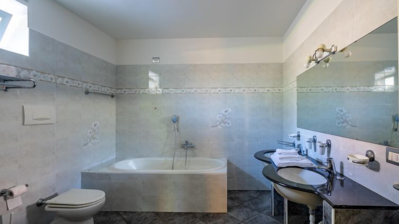 Photo of Bathroom in Luino