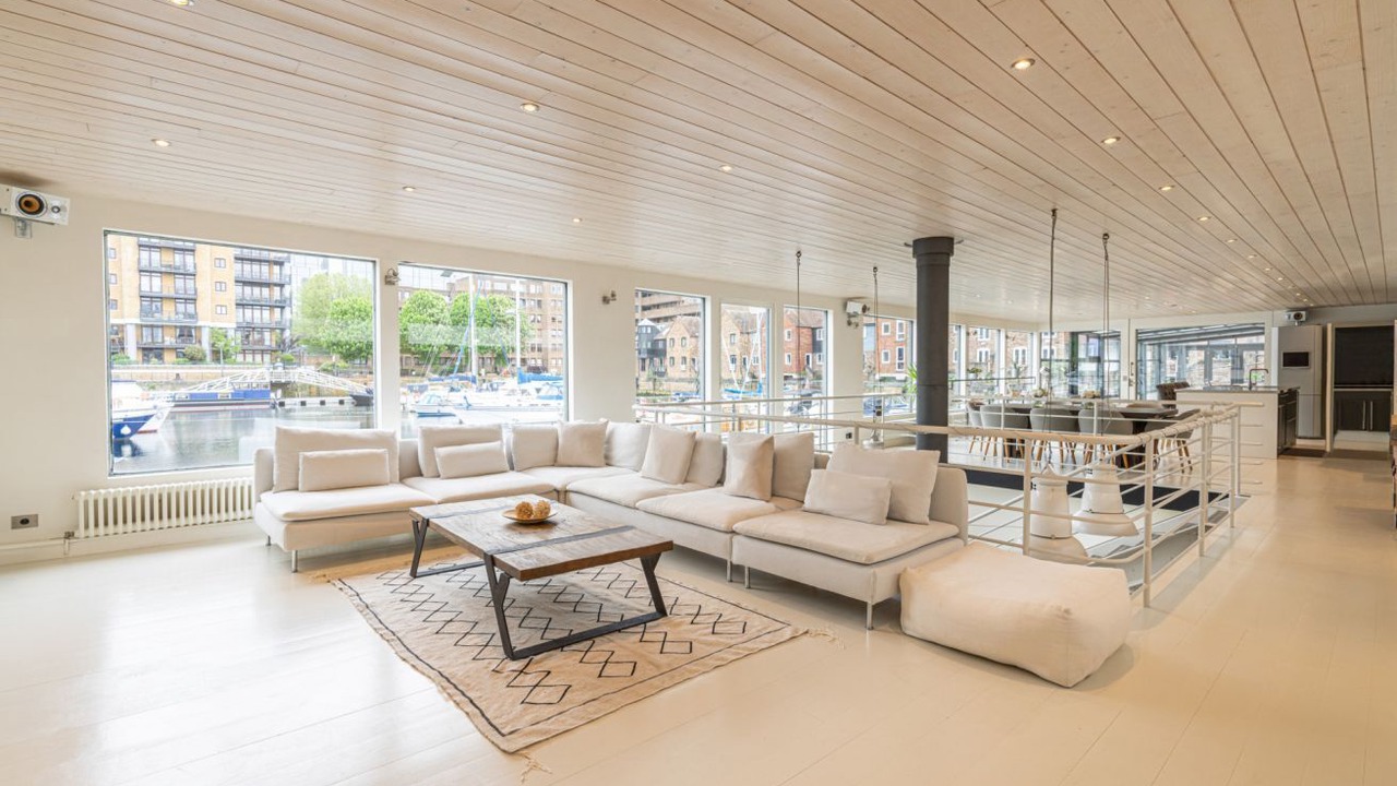 Photo of Livingroom in Tower Hill