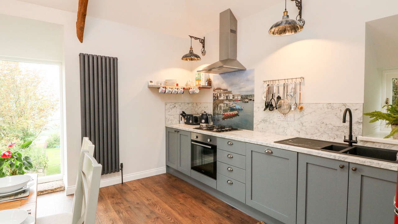 Photo of Kitchen in Helford Passage