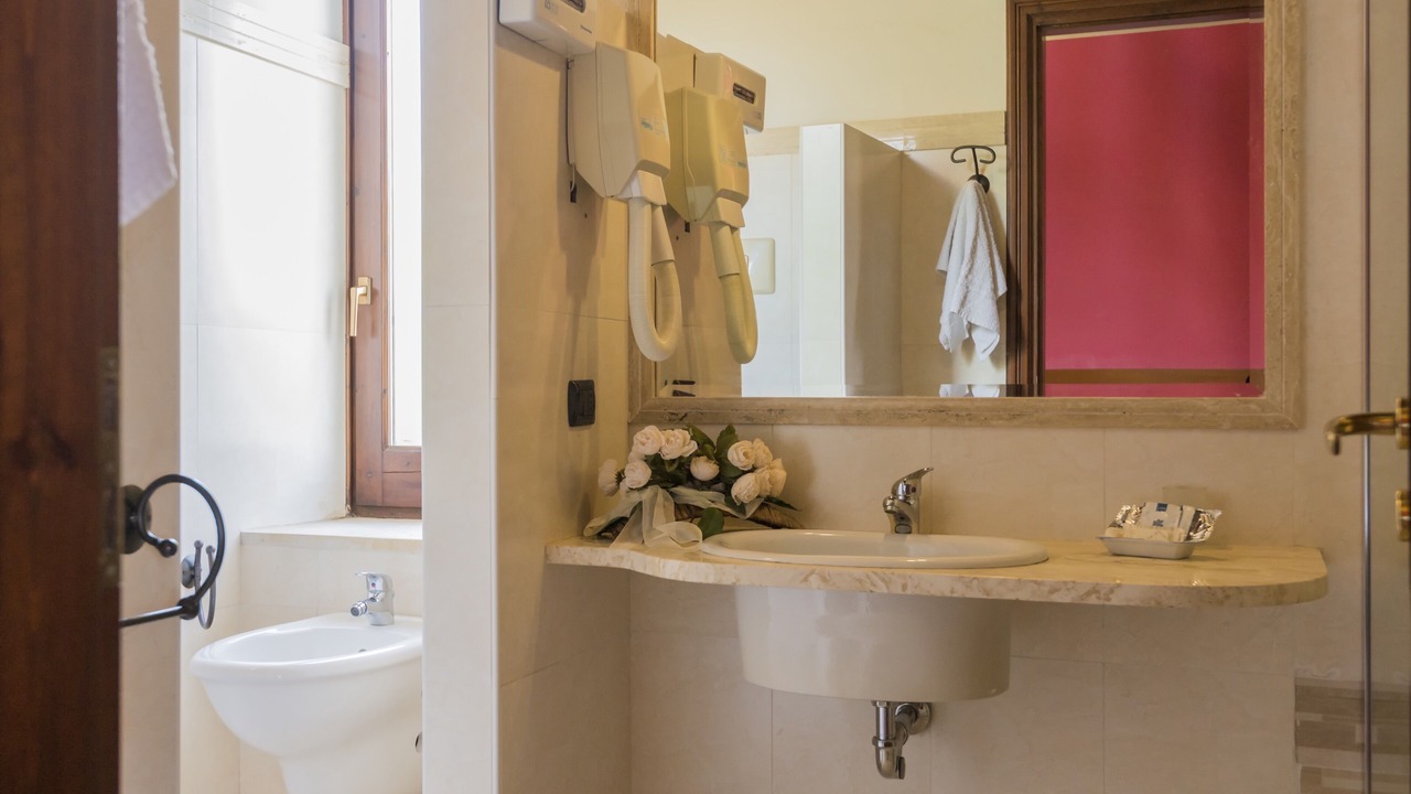 Photo of Bathroom in Maeggio
