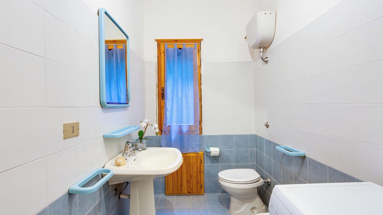 Photo of Bathroom in Torre dei Corsari