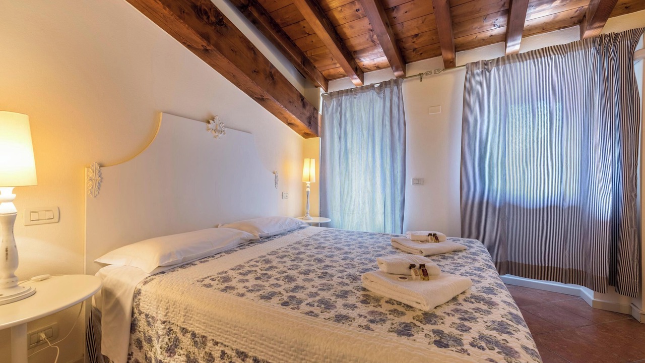 Photo of Bedroom in San Felice del Benaco