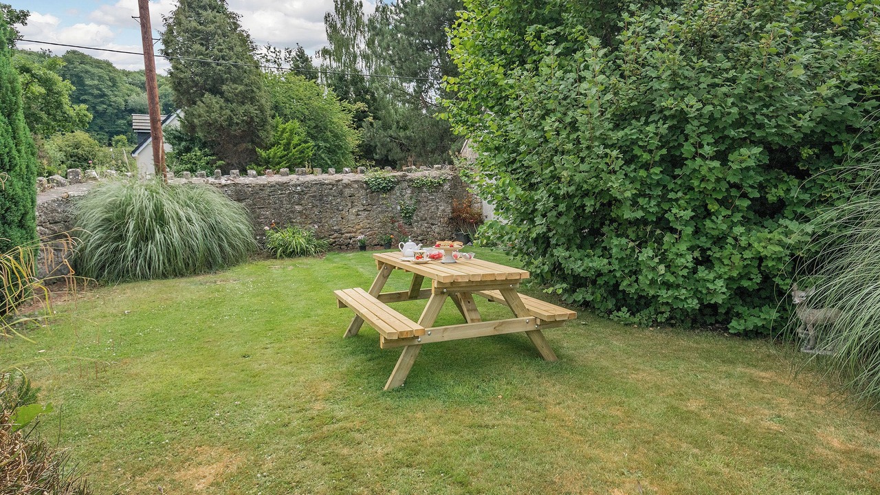 Photo of Outdoor in Banwell