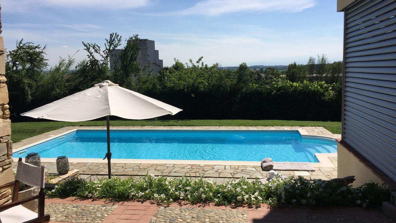 Photo of Outdoor in Bra