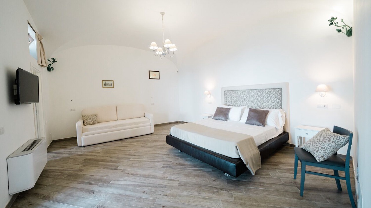 Photo of Bedroom in Scala