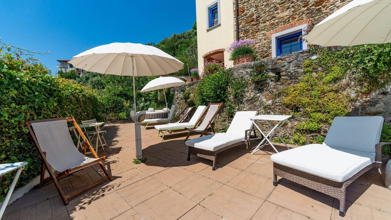Photo of Patio Balcony in Massa
