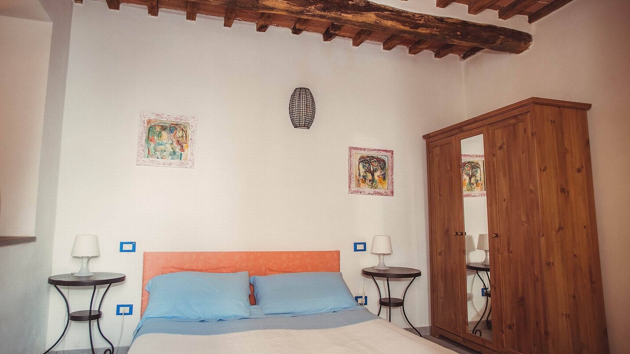 Photo of Bedroom in Massa