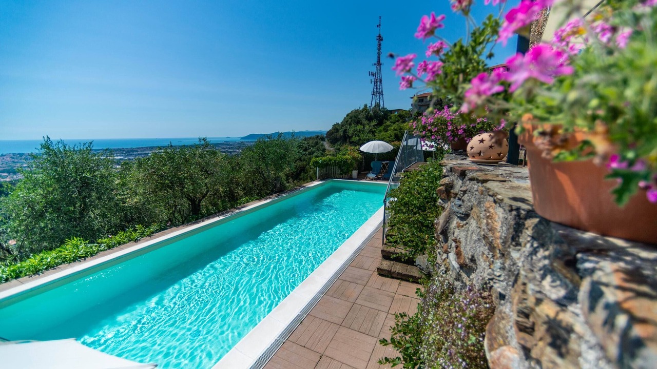 Photo of Outdoor in Massa
