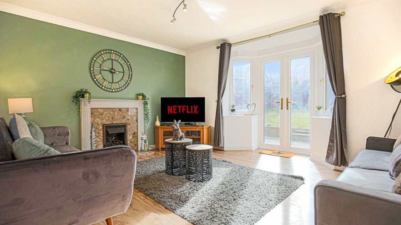 Photo of Livingroom in Bletchley