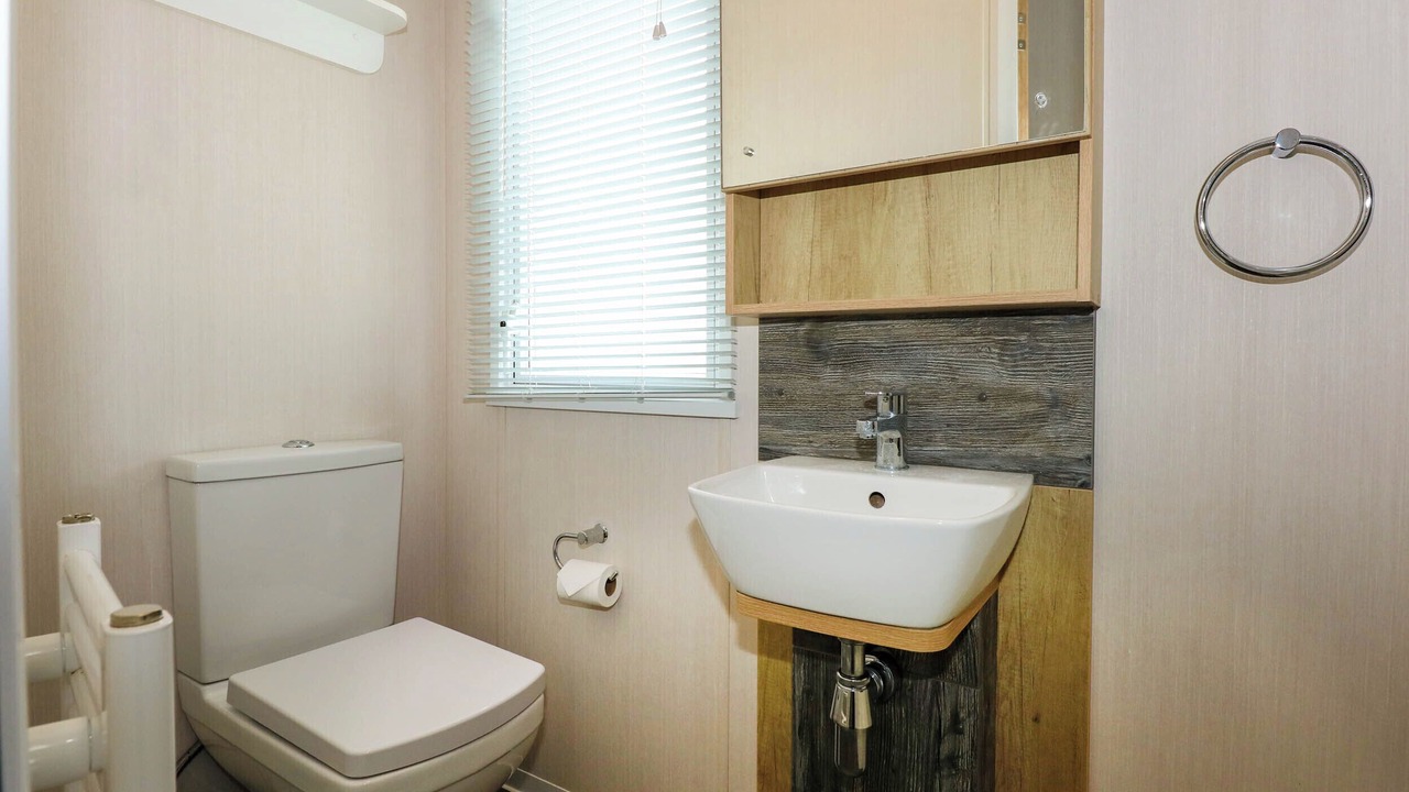 Photo of Bathroom in Caergeiliog