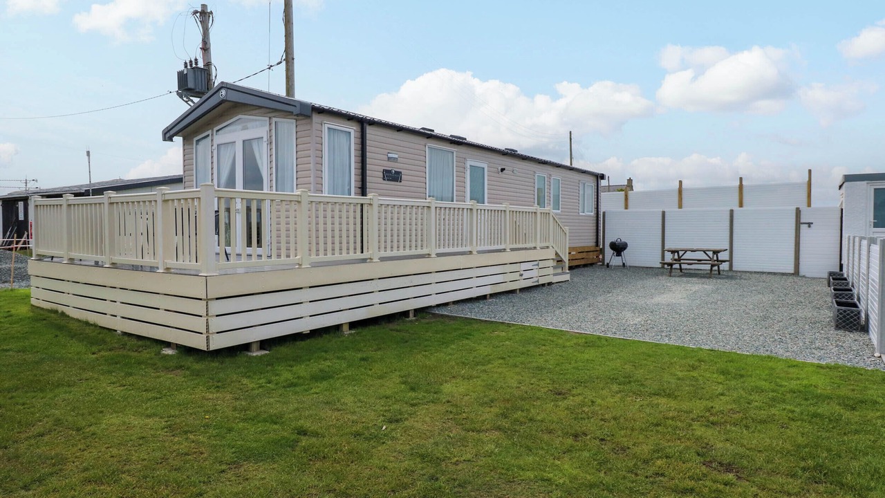 Photo of Patio Balcony in Caergeiliog