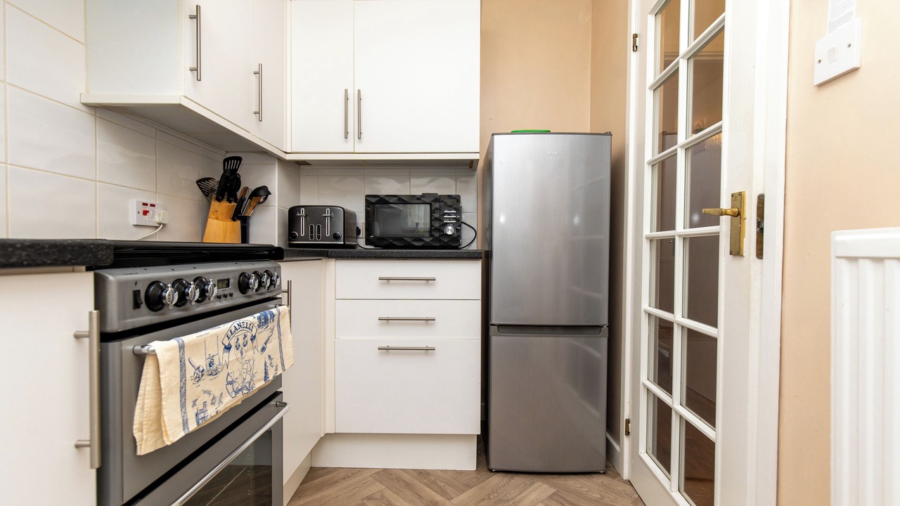 Photo of Kitchen in Crynant