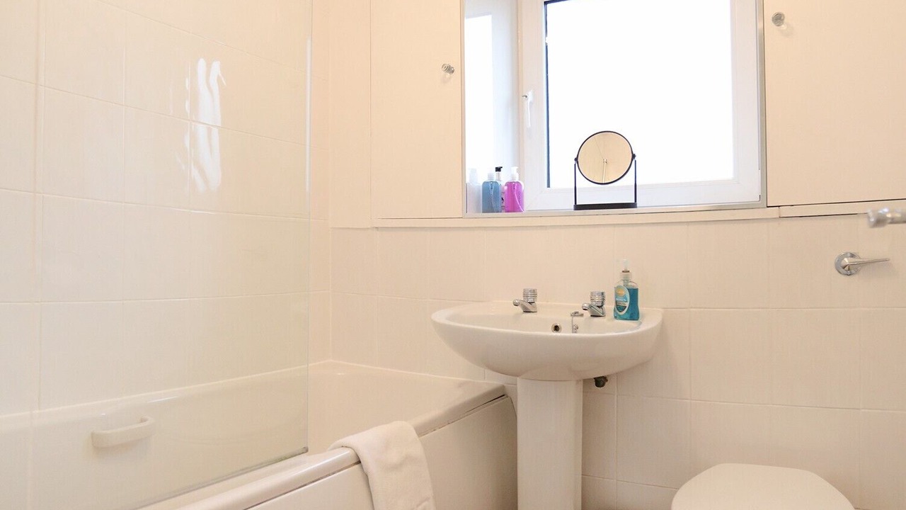 Photo of Bathroom in Gogar