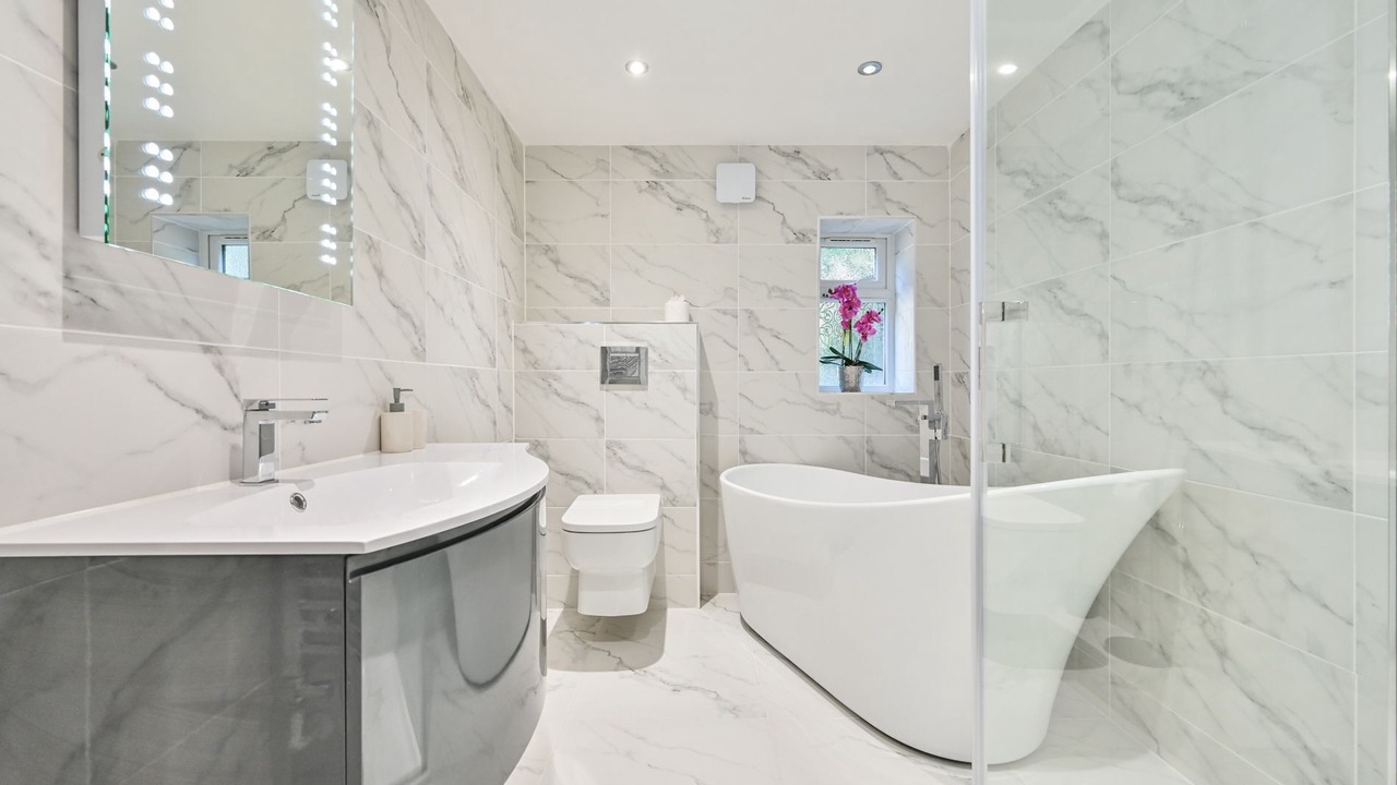 Photo of Bathroom in West Looe