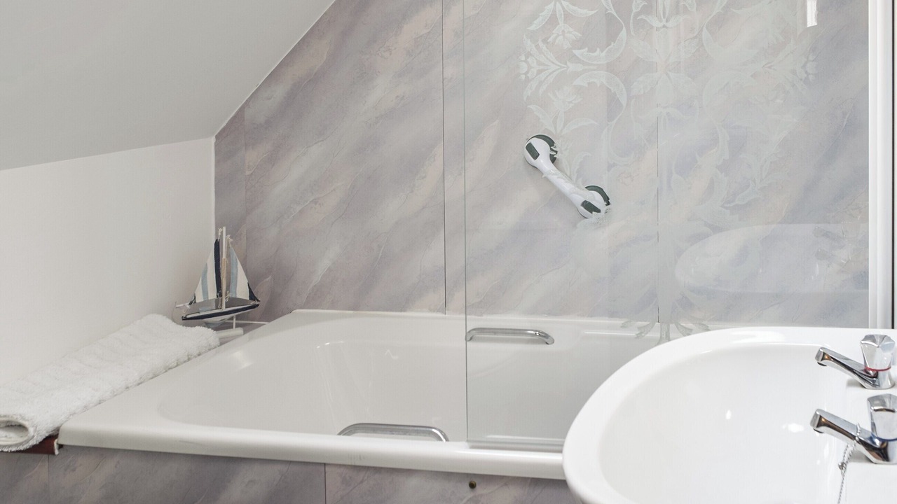 Photo of Bathroom in Tobermory