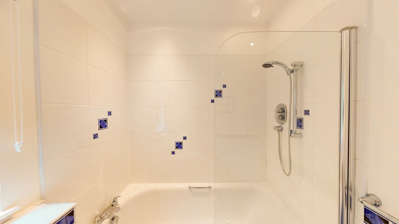 Photo of Bathroom in Alvie