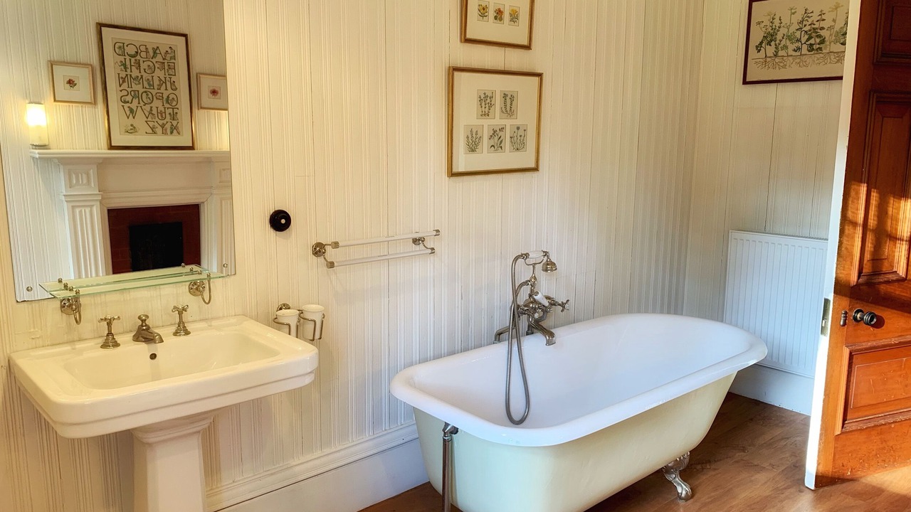 Photo of Bathroom in Murthly