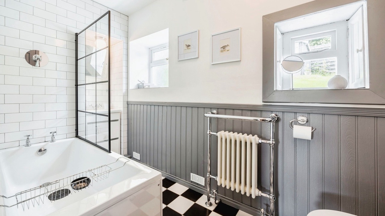 Photo of Bathroom in Kilcreggan