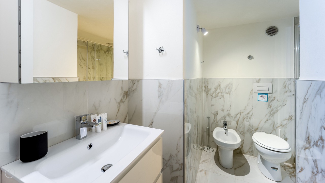 Photo of Bathroom in Magenta