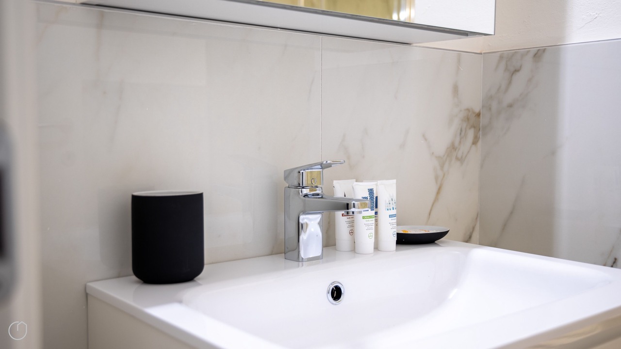 Photo of Bathroom in Magenta
