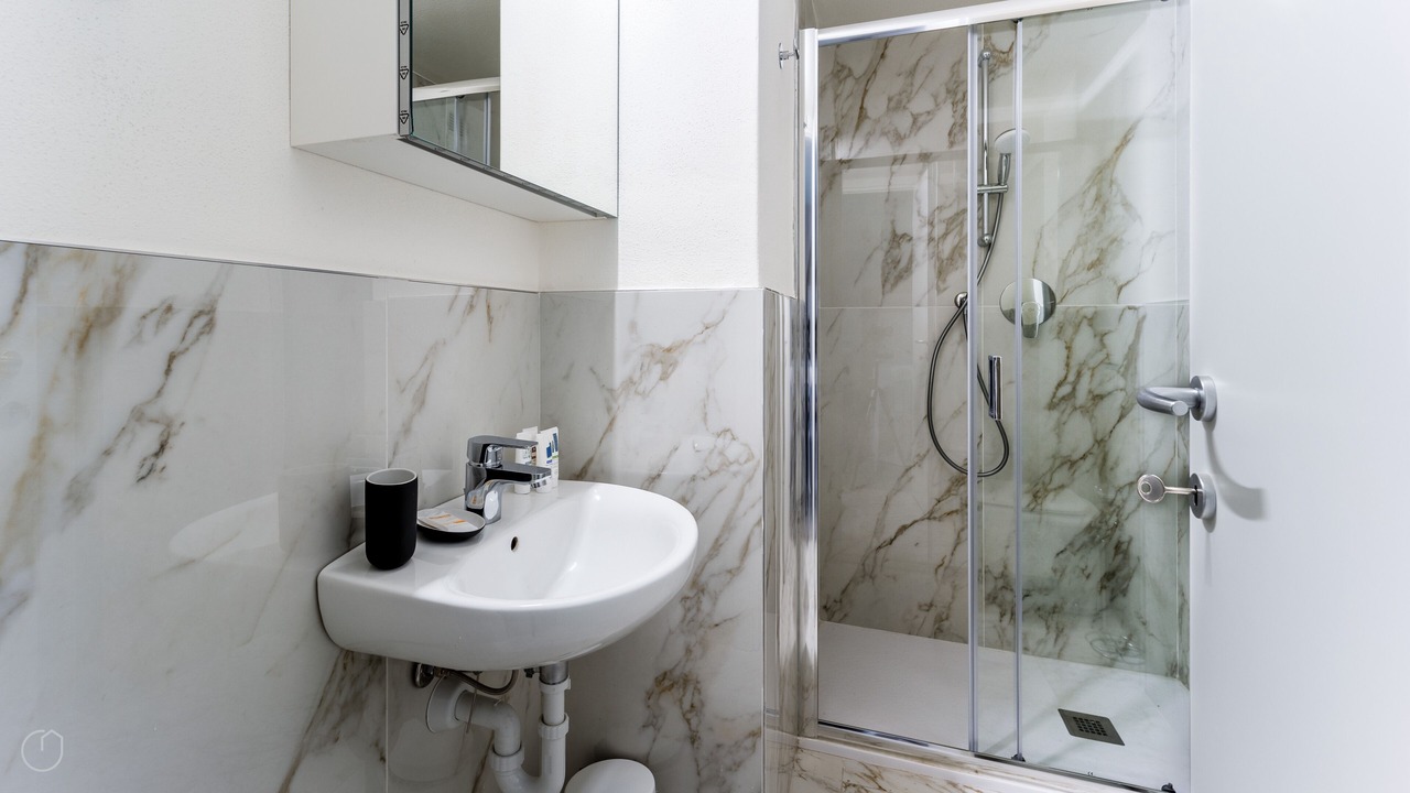 Photo of Bathroom in Magenta